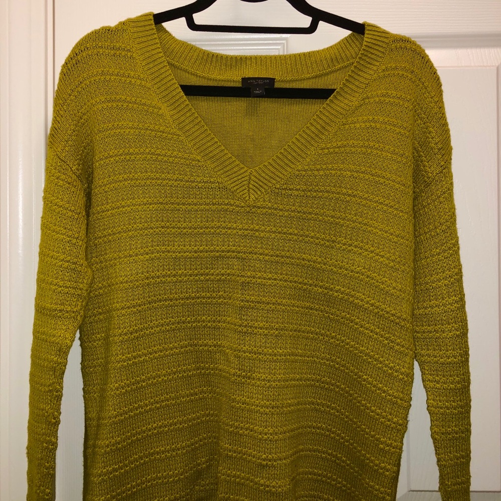 Ann Taylor Women’s Knitted Sweater